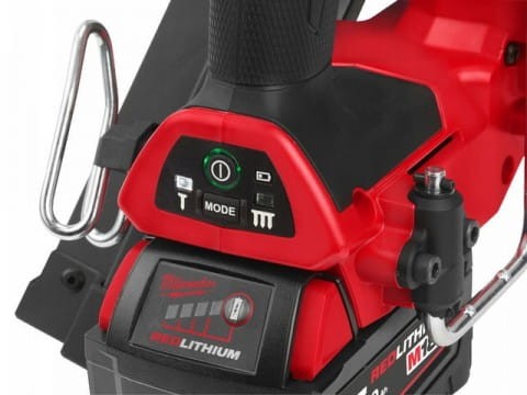 Gwoździarka akumulatorowa MILWAUKEE M18 FFN FUEL ZESTAW