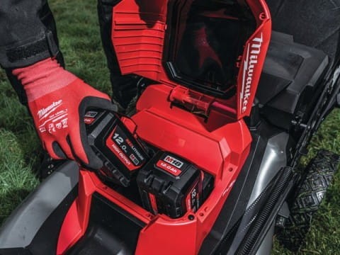 Kosiarka Milwaukee M18 F2LM53 FUEL Zestaw
