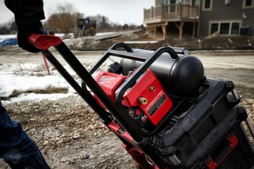 SPREZARKA-AKUMULATOROWA-MILWAUKEE-M18-FAC-0-Wydajnosc-efektywna-48-l-min.jpg